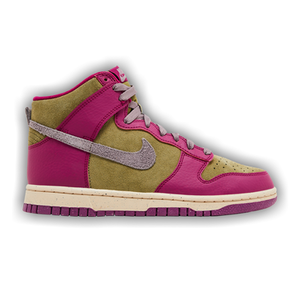 Nike Wmns Dunk High 'Dynamic Berry'