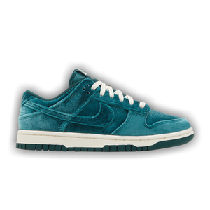 Nike Wmns Dunk Low 'Green Velvet'