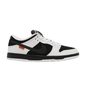 TIGHTBOOTH x Nike Dunk Low SB