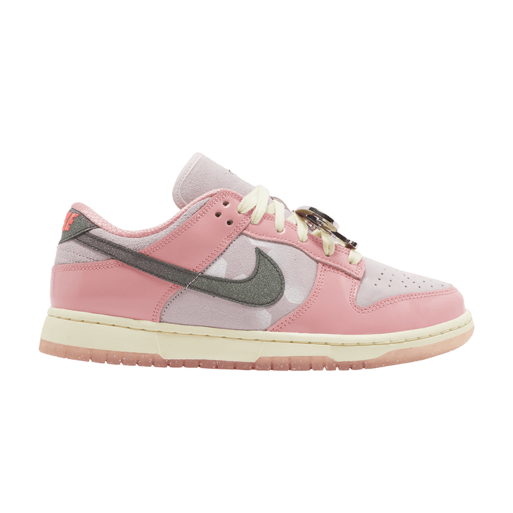 Nike Wmns Dunk Low LX 'Barbie' FN8927 621