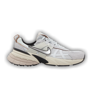 Nike Wmns V2K Run 'Pure Platinum Chrome'