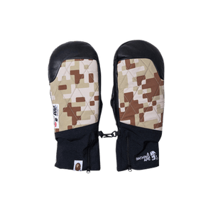 BAPE x Kazuki Kuraishi Pixelate Camo Polar Fleece Gloves 'Beige'