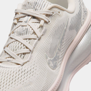 Nike Wmns Vomero 18 SE 'Phantom Summit White Grey Fog'