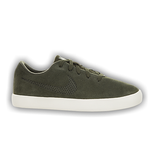Nike Essentialist Suede