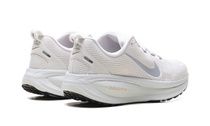 Nike Wmns Vomero 18 'Vast Grey Summit White'