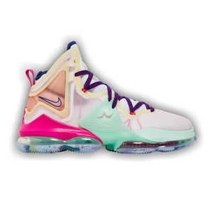 Nike LeBron 19 'Valentine's Day'