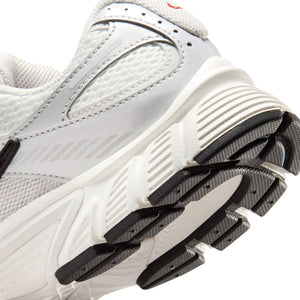 Nike Wmns V5 RNR 'White Picante Red'
