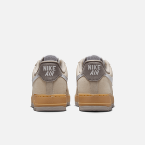 Nike Wmns Air Force 1 '07 'Light Khaki College Grey Gum'