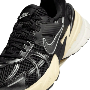 Nike Wmns V2K Run 'Black Muslin'
