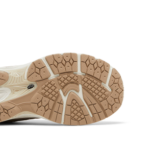 New Balance 2002R Big Kid 'Timberwolf Mushroom'