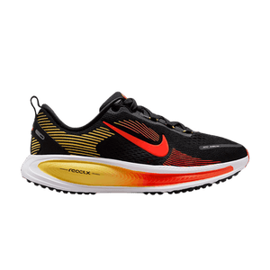 Nike Vomero 18 GS 'Black Light Crimson'