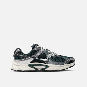 Nike Wmns V5 RNR 'Seaweed Metallic Silver'