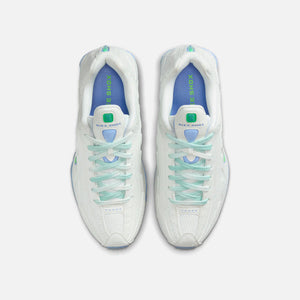 Nike Wmns Shox R4 'Summit White Royal Pulse'