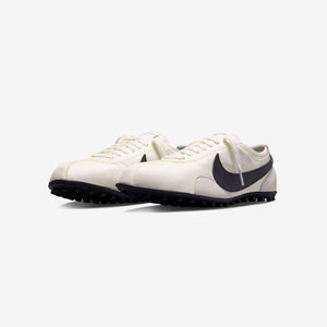 Nike Wmns Moon Og 'Sail Black'