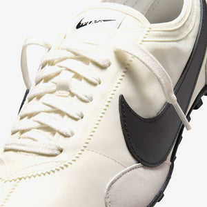 Nike Wmns Moon Og 'Sail Black'