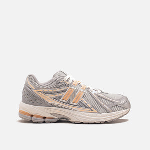New Balance 1906 Big Kid 'Rain Cloud Peach Blossom'