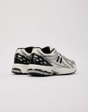 New Balance 1906R Big Kid 'Silver Metallic Black'