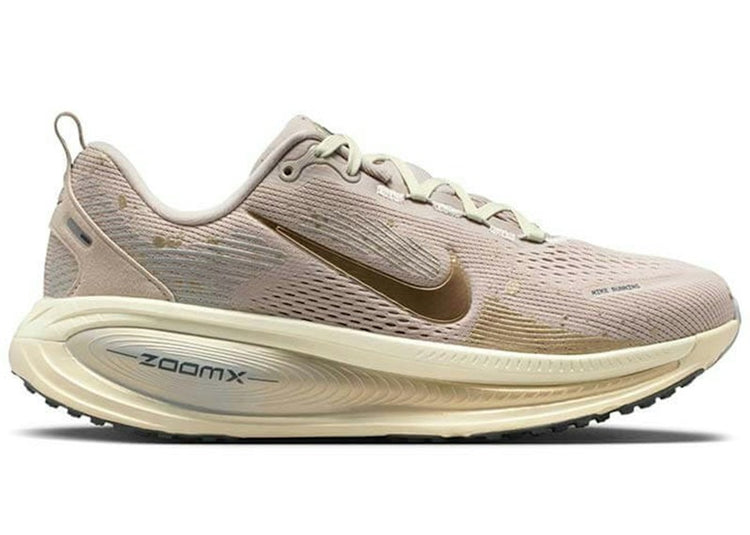 Nike Vomero 18 SE Cream Coconut Milk Metalic Gold Grain (Women's) IF4463-200