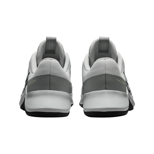 Nike Wmns MC Trainer 2 'Light Silver Mica Green'