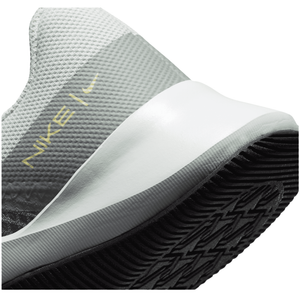 Nike Wmns MC Trainer 2 'Light Silver Mica Green'