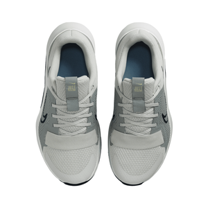 Nike Wmns MC Trainer 2 'Light Silver Mica Green'