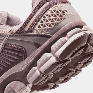 Nike Wmns Zoom Vomero 5 'Tattoo Particle Rose'