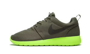 Nike Rosherun 'Tarp Green'